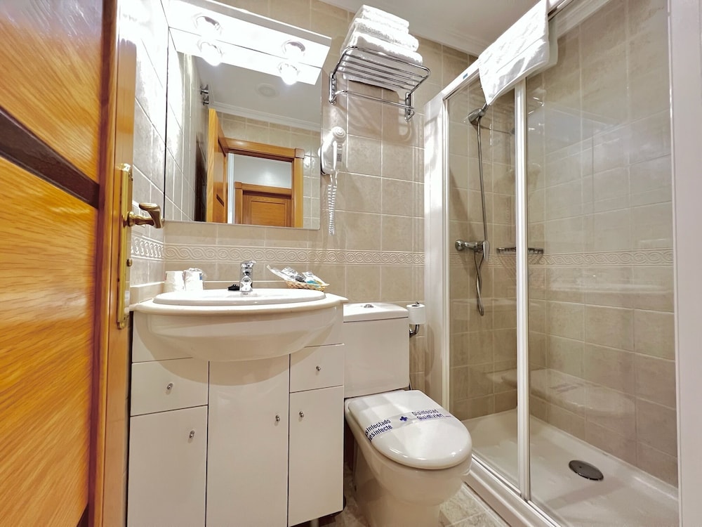 Mediterraneo Real Apartamentos Turísticos — Hotel rooms in Fuengirola, Andalusia