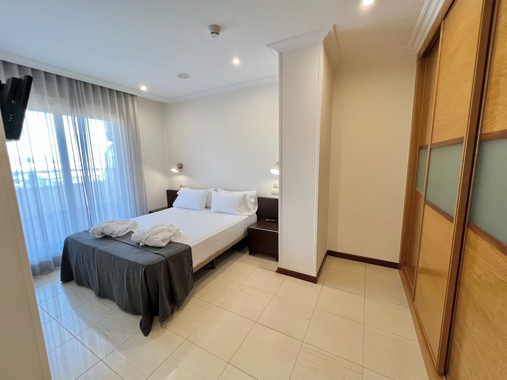 Mediterraneo Real Apartamentos Turísticos — Hotel rooms in Fuengirola, Andalusia