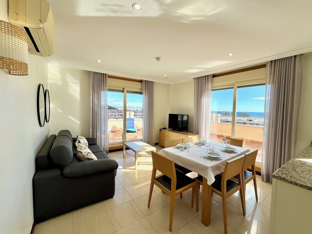Mediterraneo Real Apartamentos Turísticos — Hotel rooms in Fuengirola, Andalusia
