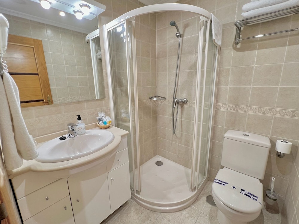 Mediterraneo Real Apartamentos Turísticos — Hotel rooms in Fuengirola, Andalusia