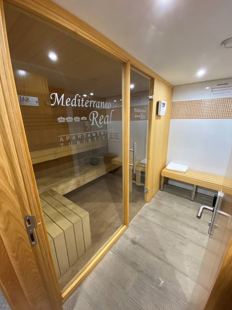 Mediterraneo Real Apartamentos Turísticos — Spa in Fuengirola, Andalusia