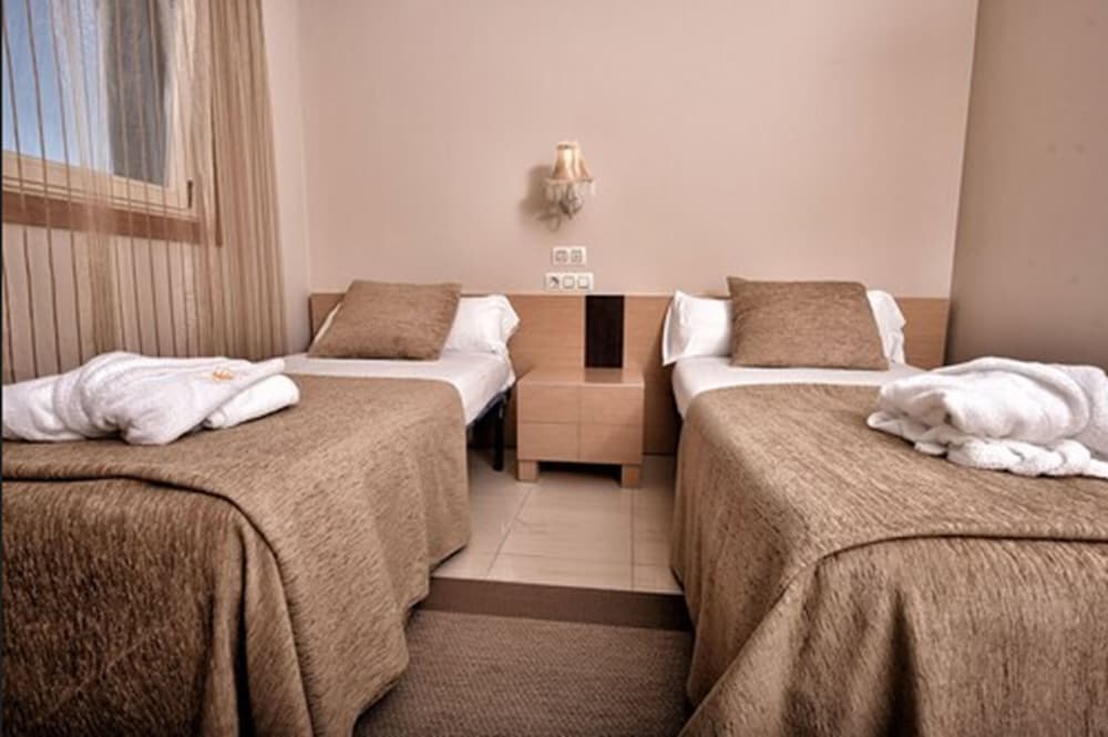 Mediterraneo Real Apartamentos Turísticos — Hotel rooms in Fuengirola, Andalusia