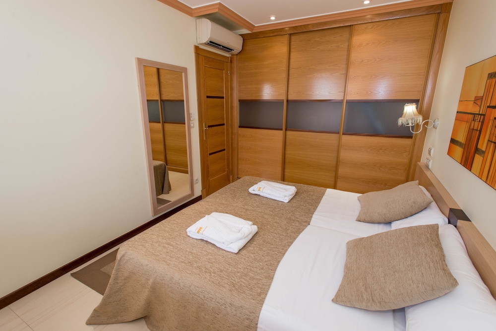 Mediterraneo Real Apartamentos Turísticos — Hotel rooms in Fuengirola, Andalusia