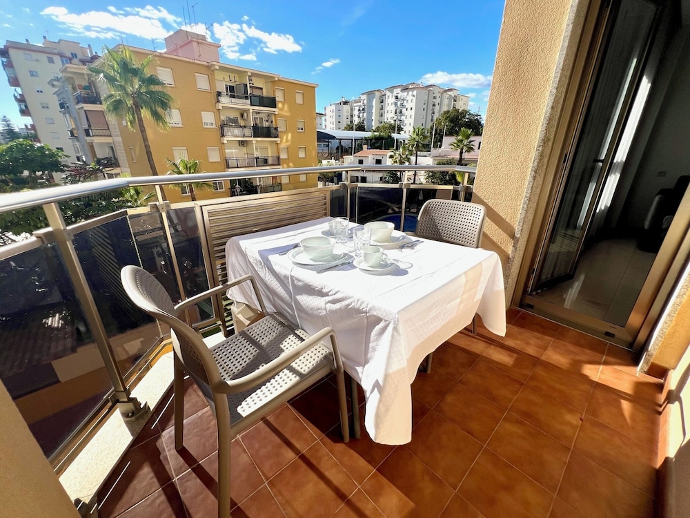 Mediterraneo Real Apartamentos Turísticos — Hotel rooms in Fuengirola, Andalusia