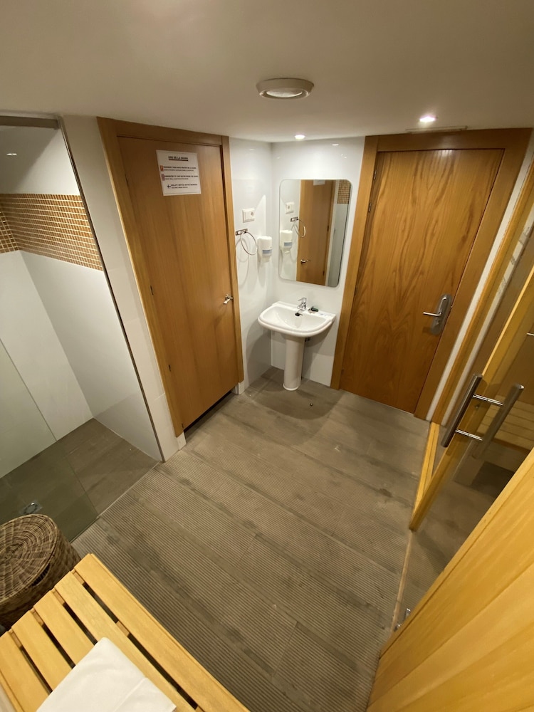 Mediterraneo Real Apartamentos Turísticos — Spa in Fuengirola, Andalusia