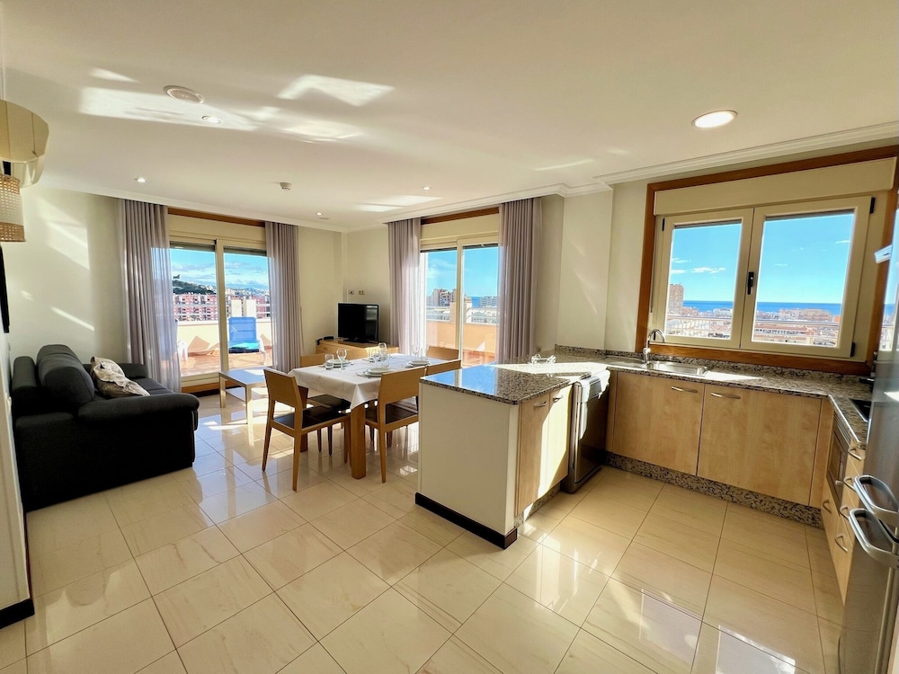 Mediterraneo Real Apartamentos Turísticos — Hotel rooms in Fuengirola, Andalusia