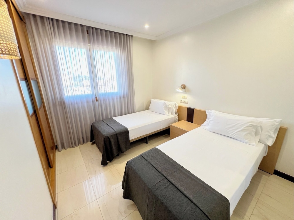 Mediterraneo Real Apartamentos Turísticos — Hotel rooms in Fuengirola, Andalusia