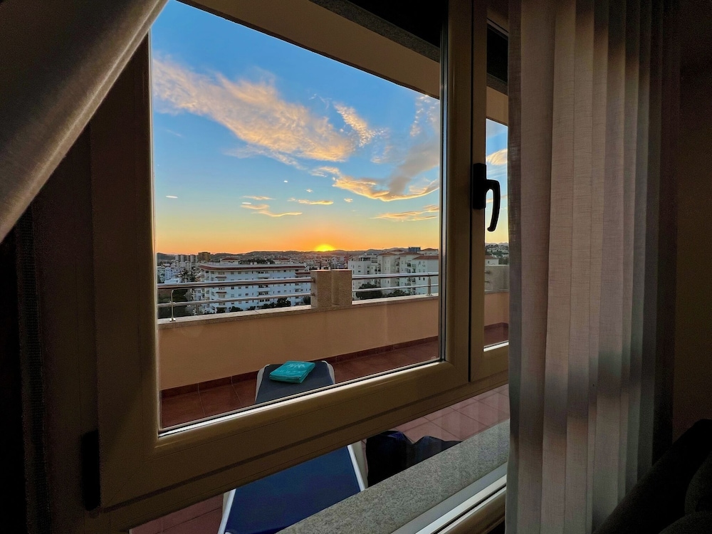 Mediterraneo Real Apartamentos Turísticos — Hotel rooms in Fuengirola, Andalusia