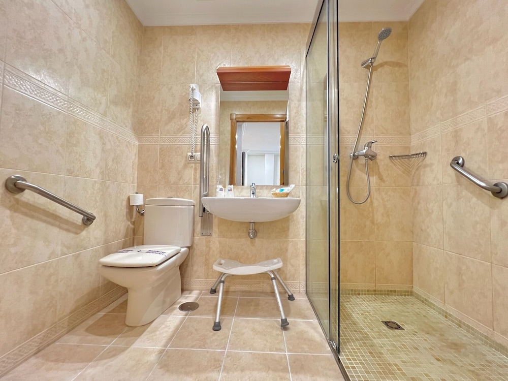 Mediterraneo Real Apartamentos Turísticos — Hotel rooms in Fuengirola, Andalusia