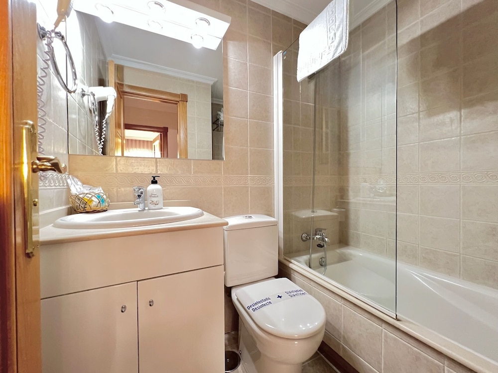 Mediterraneo Real Apartamentos Turísticos — Hotel rooms in Fuengirola, Andalusia