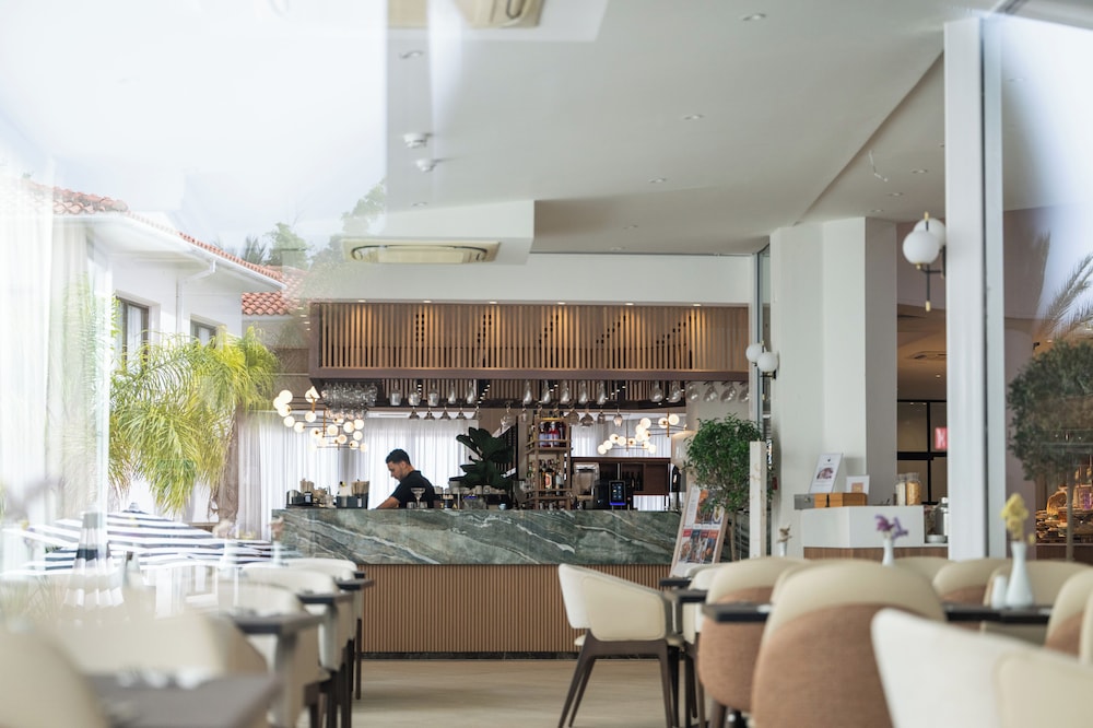 King Jason Paphos - Designed for Adults By Louis Hotels — Restaurant & bars in Paphos, Paphos Region