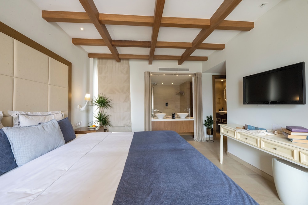 King Jason Paphos - Designed for Adults By Louis Hotels — Hotel rooms in Paphos, Paphos Region