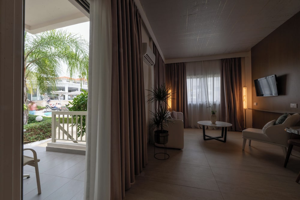 King Jason Paphos - Designed for Adults By Louis Hotels — Hotel rooms in Paphos, Paphos Region