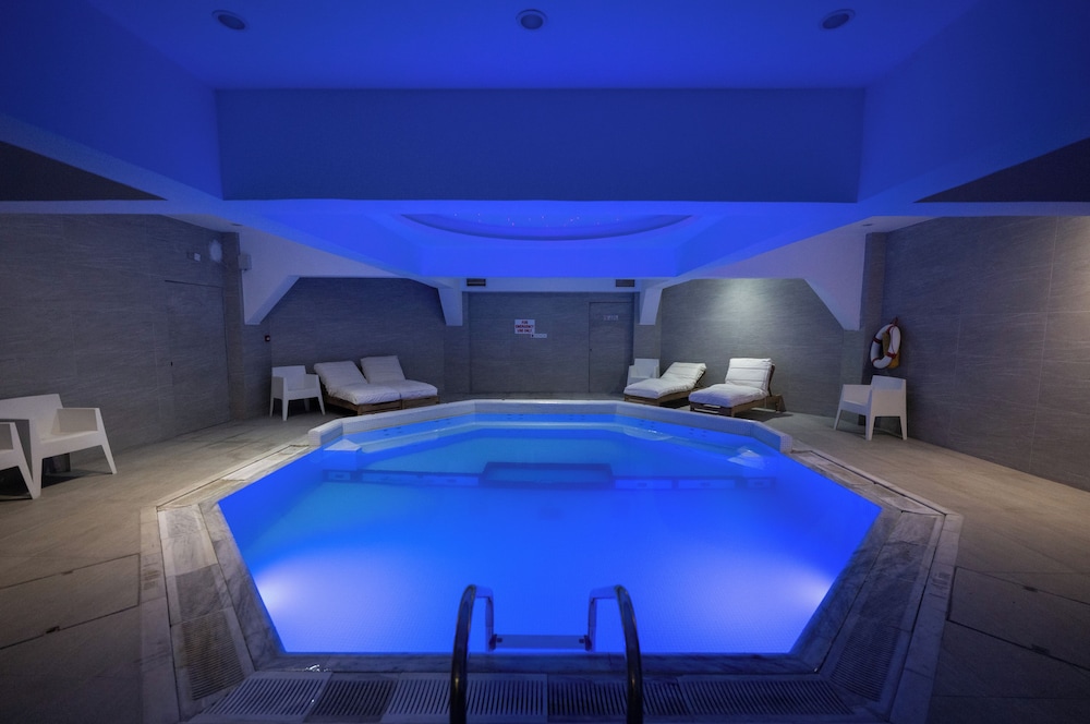 King Jason Paphos - Designed for Adults By Louis Hotels — Swimming pool in Paphos, Paphos Region