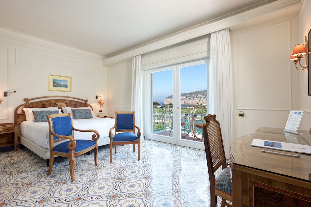 Grand Hotel De La Ville — Hotel rooms in Sorrento, Campania