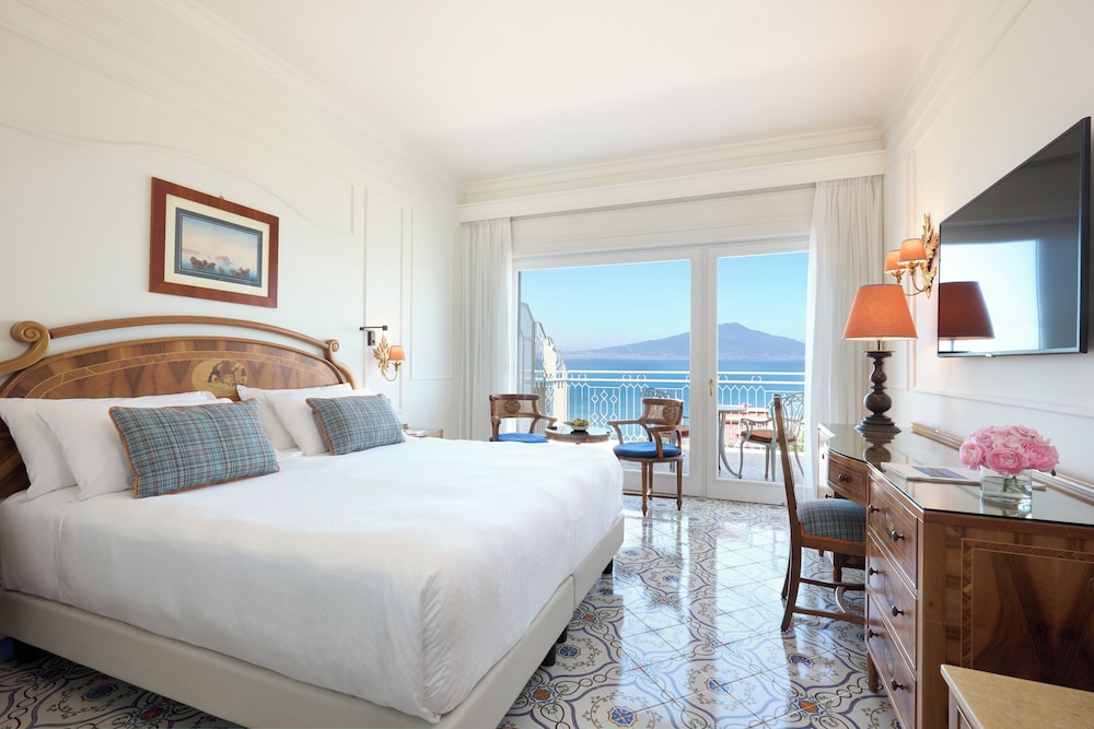 Grand Hotel De La Ville — Hotel rooms in Sorrento, Campania