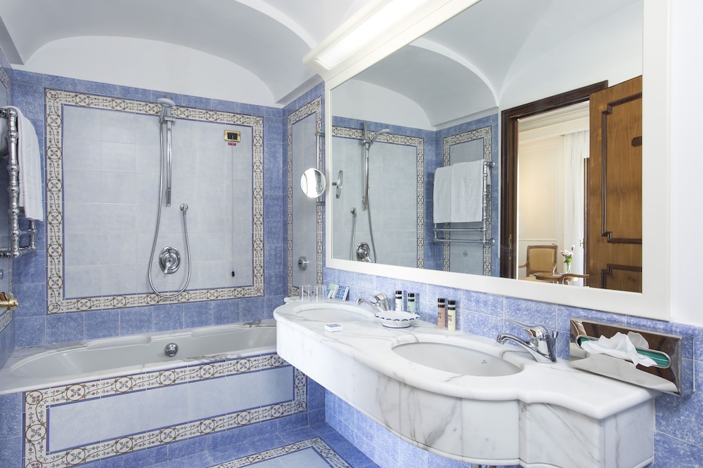 Grand Hotel De La Ville — Hotel rooms in Sorrento, Campania