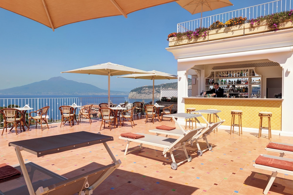 Grand Hotel De La Ville — Restaurant & bars in Sorrento, Campania