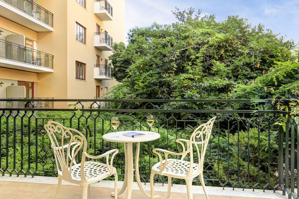 Grand Hotel De La Ville — Hotel building in Sorrento, Campania