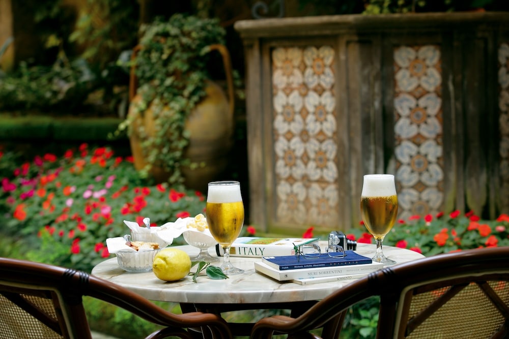 Grand Hotel De La Ville — Restaurant & bars in Sorrento, Campania