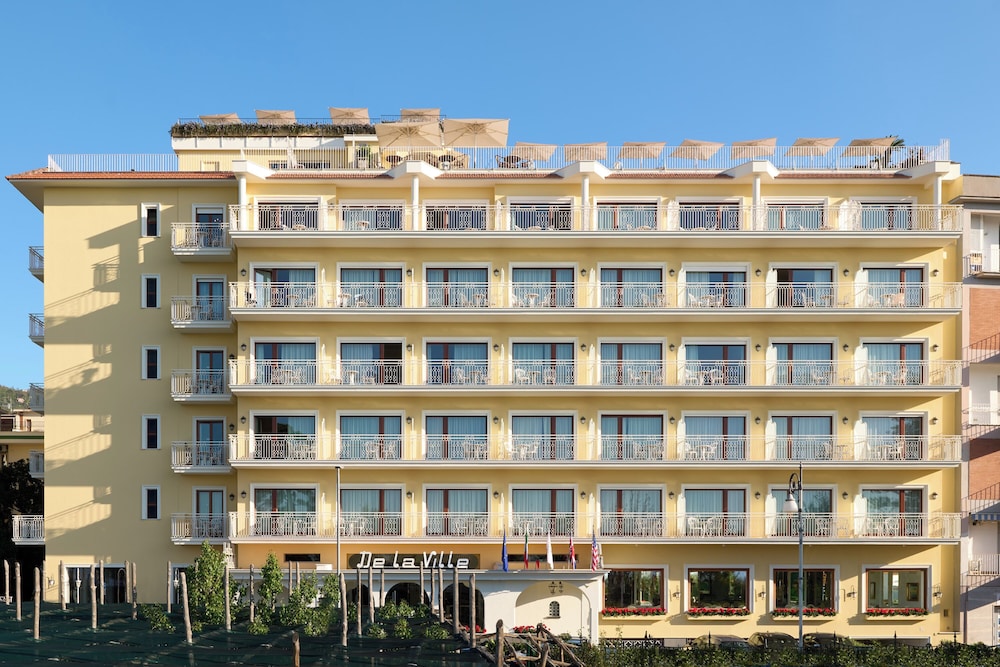 Grand Hotel De La Ville — Hotel building in Sorrento, Campania