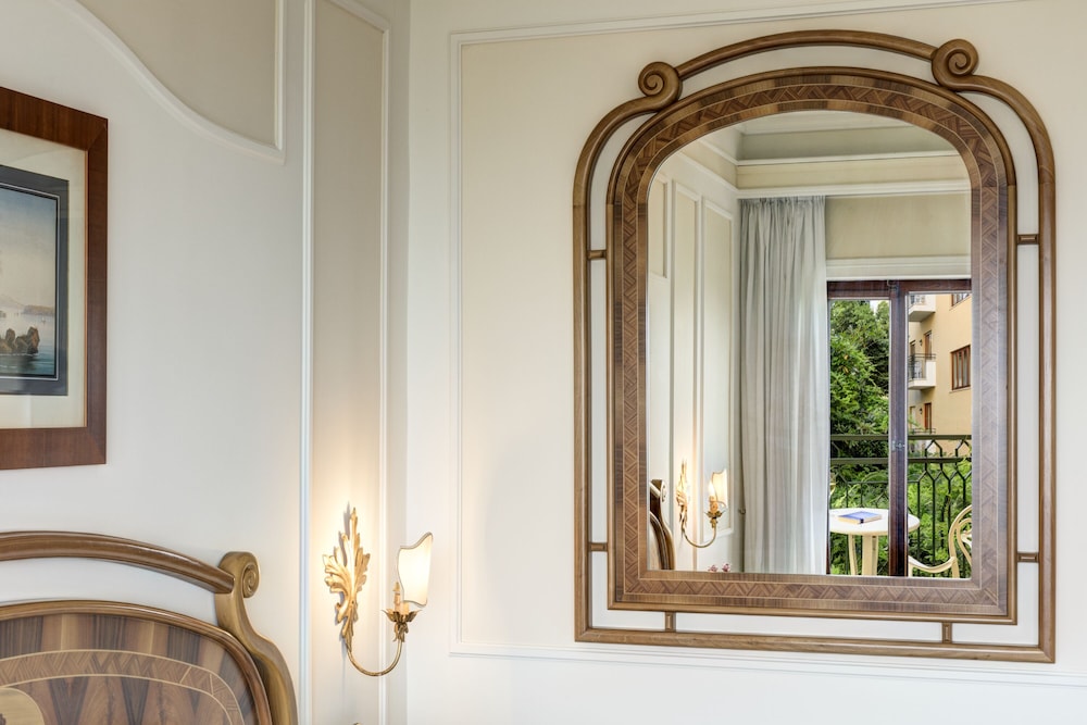 Grand Hotel De La Ville — Hotel rooms in Sorrento, Campania