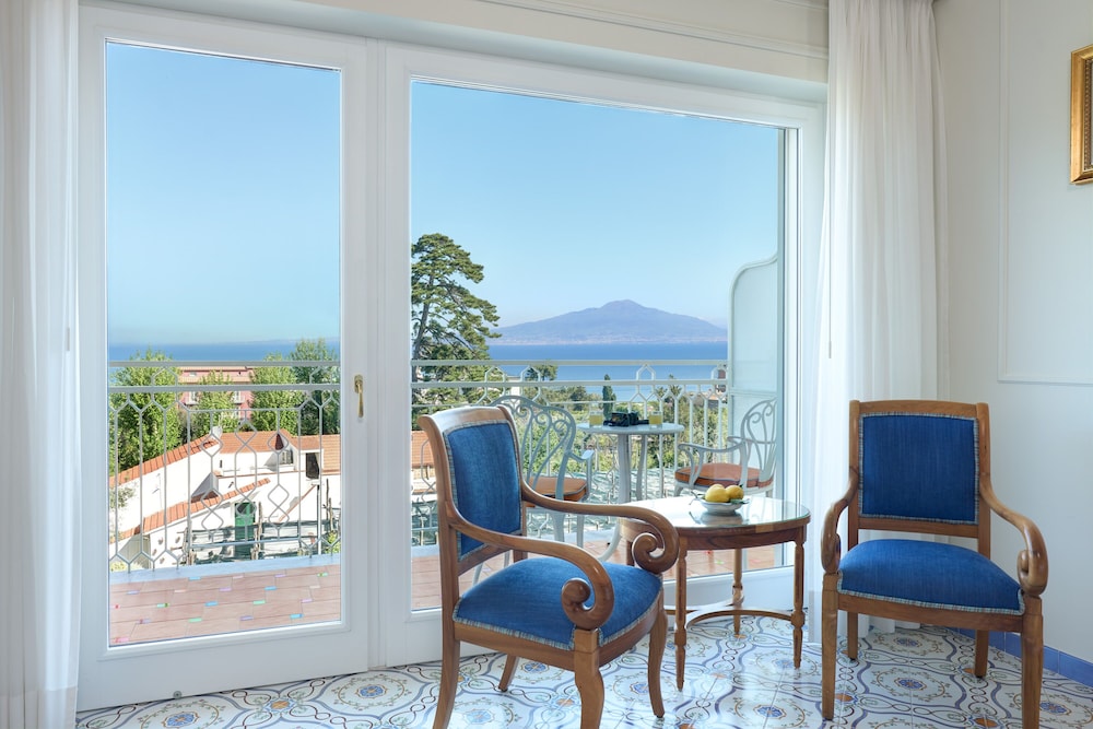 Grand Hotel De La Ville — Hotel rooms in Sorrento, Campania