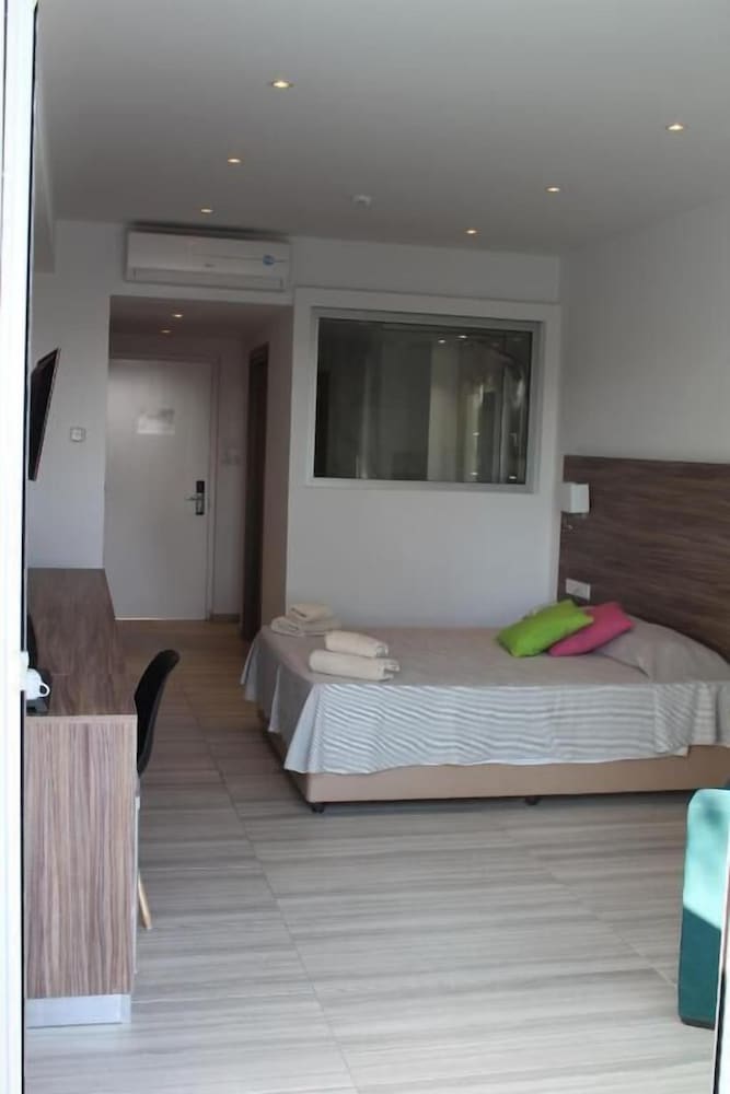 Fedrania Gardens Hotel — Hotel rooms in Ayia Napa, Famagusta Region