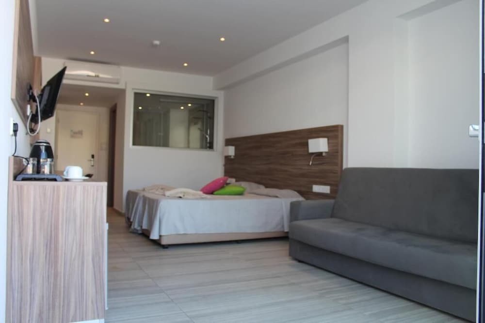 Fedrania Gardens Hotel — Hotel rooms in Ayia Napa, Famagusta Region