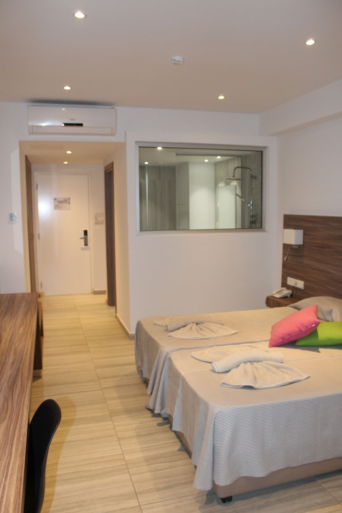 Fedrania Gardens Hotel — Hotel rooms in Ayia Napa, Famagusta Region