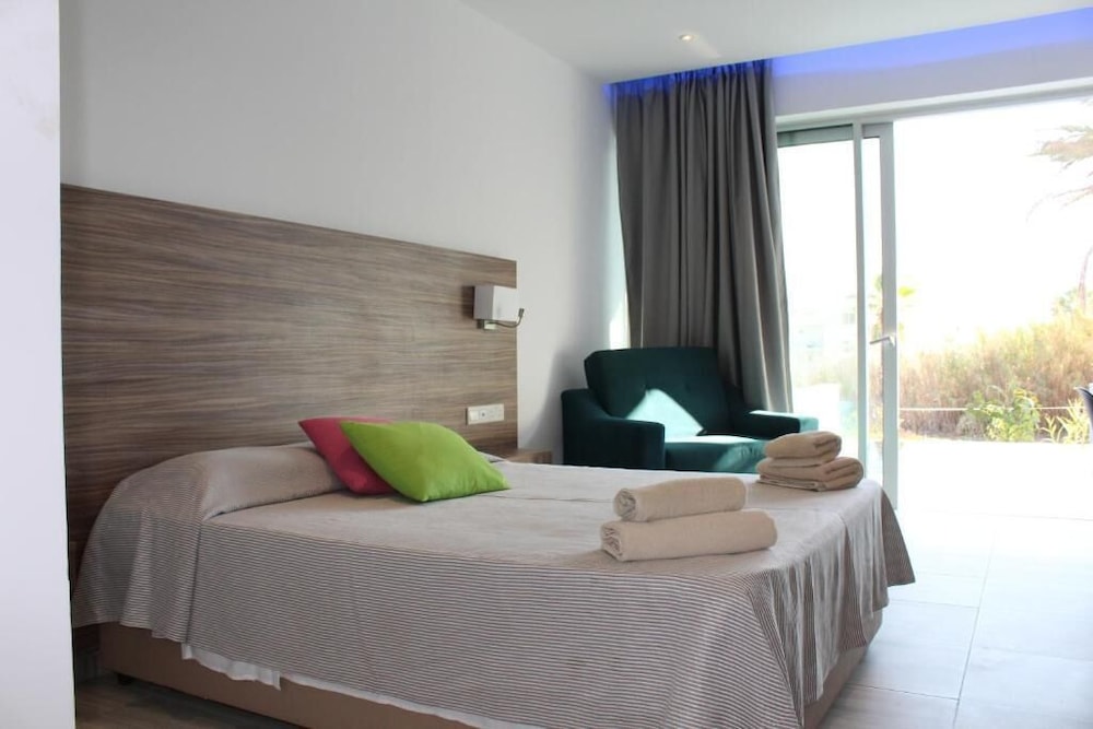 Fedrania Gardens Hotel — Hotel rooms in Ayia Napa, Famagusta Region