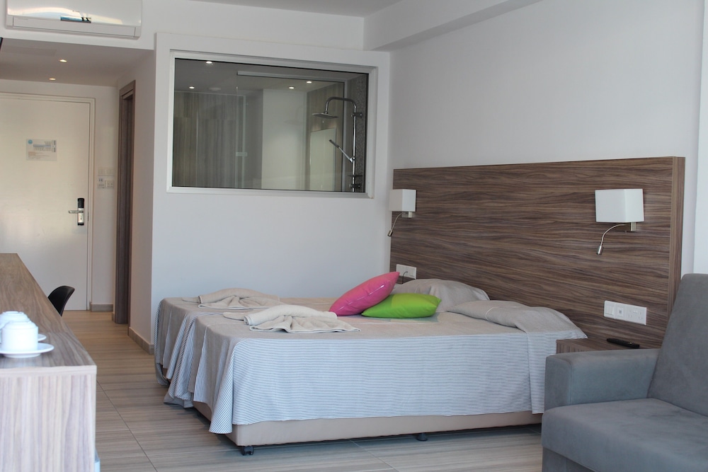Fedrania Gardens Hotel — Hotel rooms in Ayia Napa, Famagusta Region