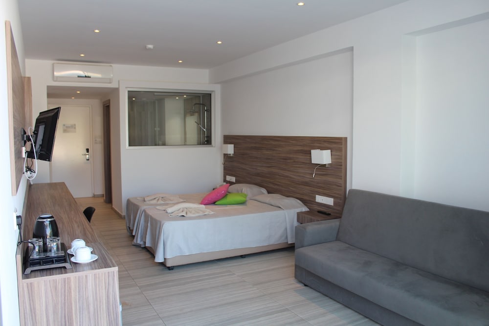 Fedrania Gardens Hotel — Hotel rooms in Ayia Napa, Famagusta Region
