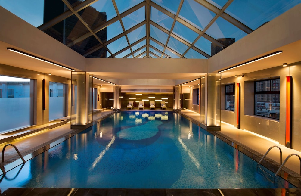Hilton Beijing — Swimming pool in Beijing, Beijing