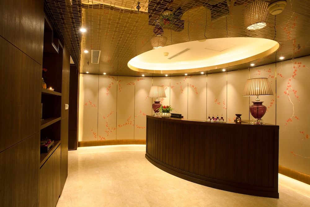 Hilton Beijing — Restaurant & bars in Beijing, Beijing
