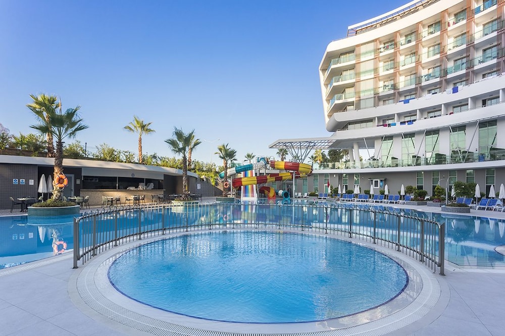 Hotel Xoria Deluxe — Swimming pool in Alanya