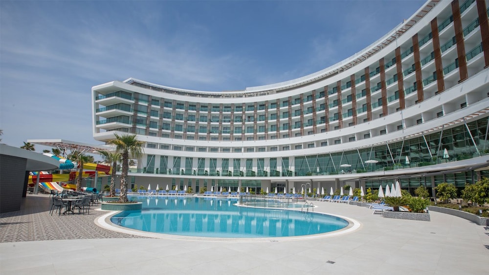 Hotel Xoria Deluxe — Hotel building in Alanya