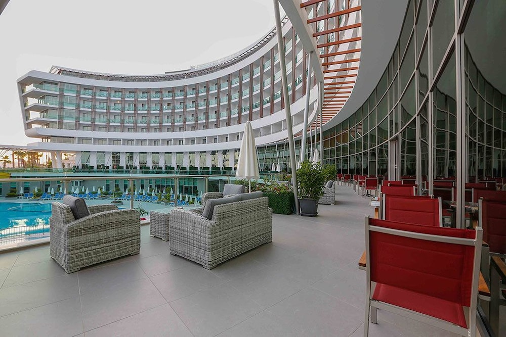 Hotel Xoria Deluxe — Hotel building in Alanya