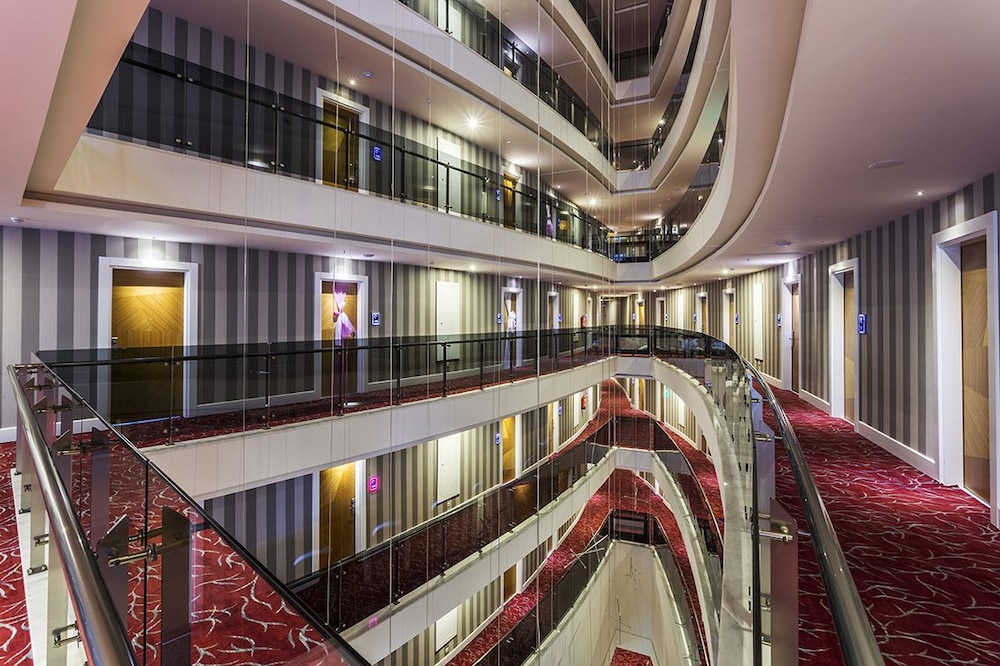 Hotel Xoria Deluxe — Hotel building in Alanya