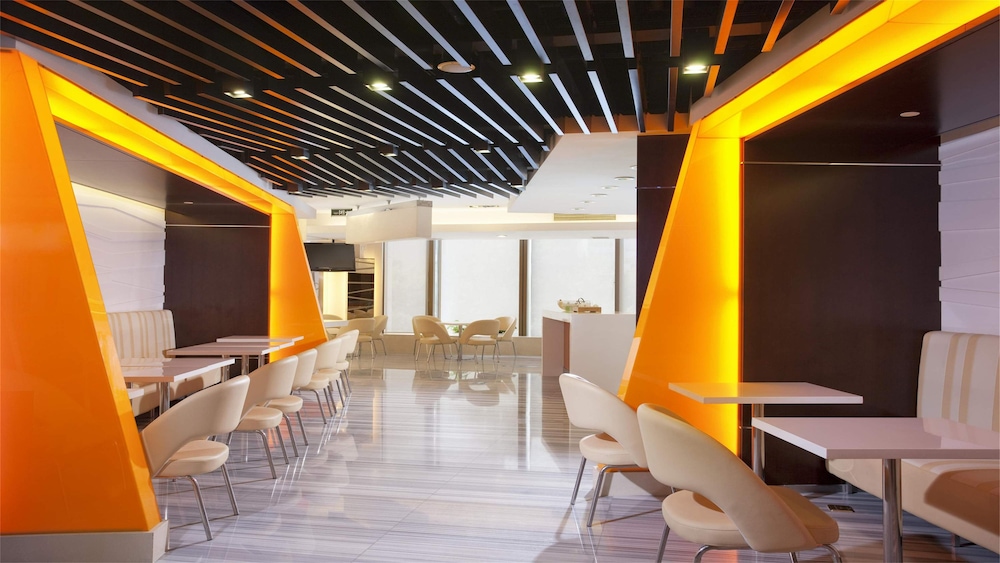 Holiday Inn Express Beijing Temple of Heaven by IHG — Restaurant & bars in Beijing, Beijing