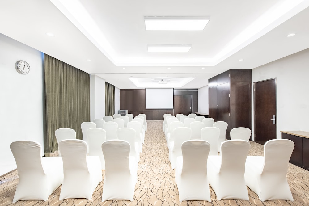 Holiday Inn Express Beijing Temple of Heaven by IHG — Hotel building in Beijing, Beijing