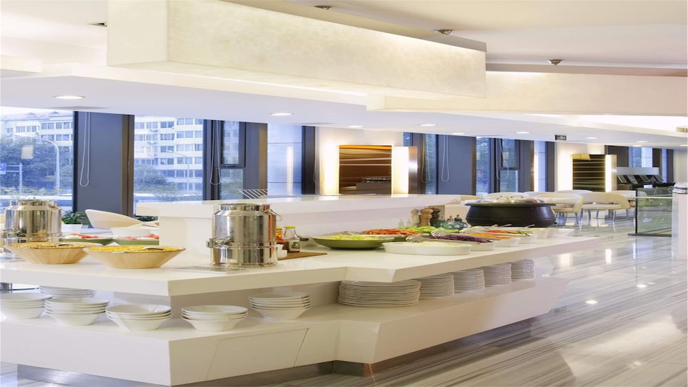 Holiday Inn Express Beijing Temple of Heaven by IHG — Restaurant & bars in Beijing, Beijing