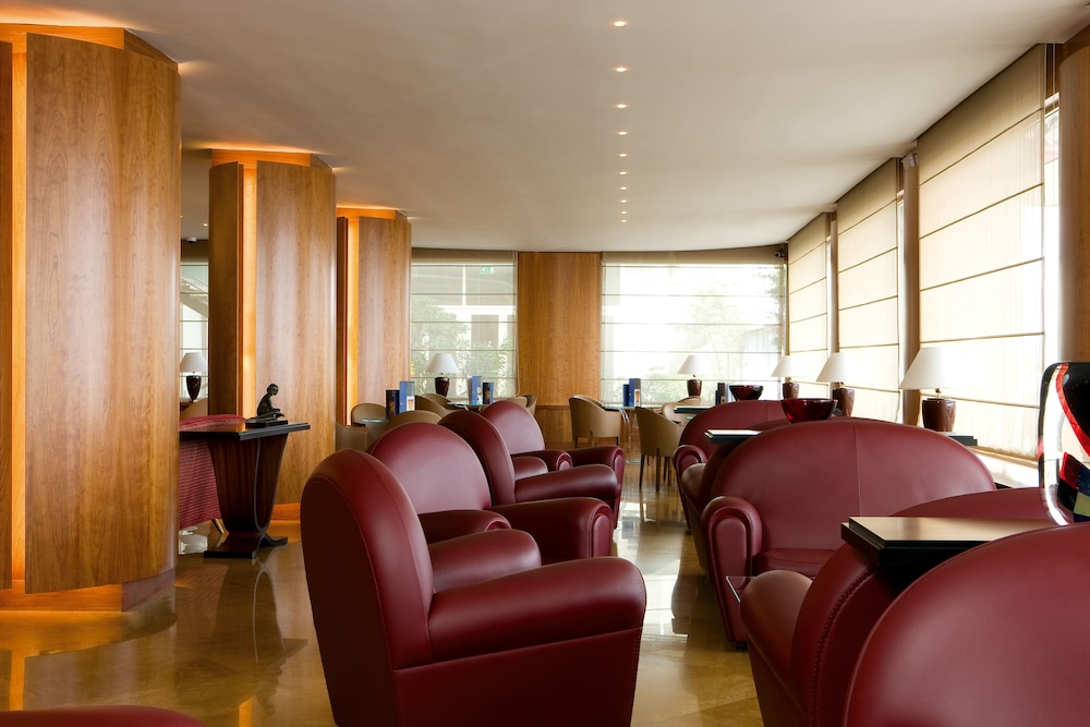 Royal Continental Hotel Naples — Restaurant & bars in Naples, Campania