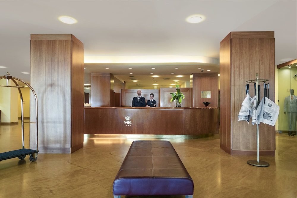 Royal Continental Hotel Naples — Hotel building in Naples, Campania