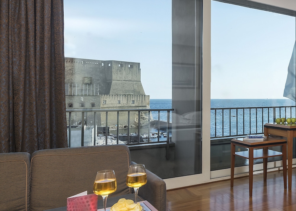 Royal Continental Hotel Naples — Hotel rooms in Naples, Campania
