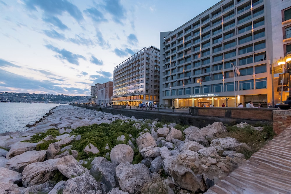 Royal Continental Hotel Naples — Hotel building in Naples, Campania