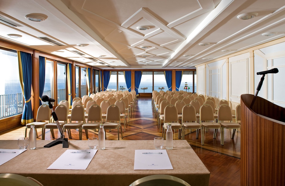 Royal Continental Hotel Naples — Hotel building in Naples, Campania