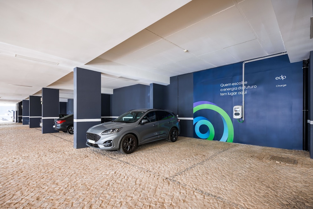 Jupiter Marina Hotel - Couples & Spa — Hotel building in Portimão, Faro