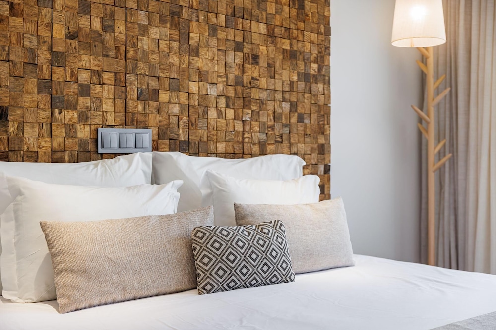 Jupiter Marina Hotel - Couples & Spa — Hotel rooms in Portimão, Faro