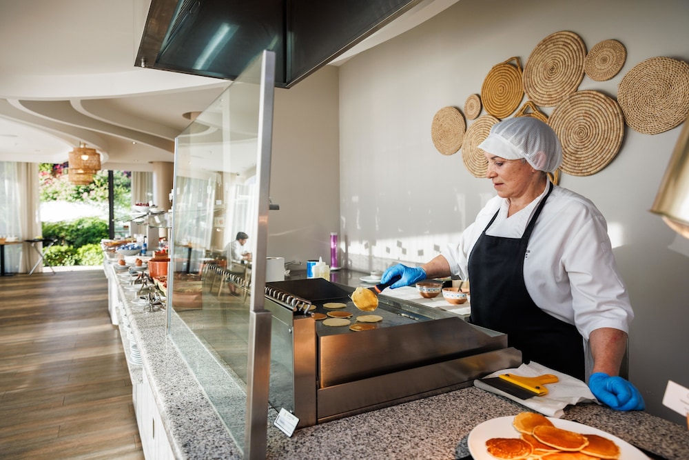 Jupiter Marina Hotel - Couples & Spa — Restaurant & bars in Portimão, Faro